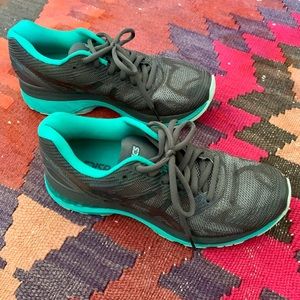 ASICS Gel-Nimbus 19 Lite-Show Running Shoe